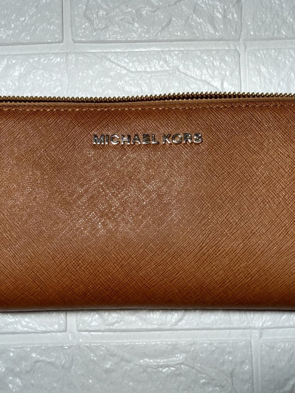Michael Kors Wallet Jet Set Brown Saffiano Leather Zip-Around 8" Long Large